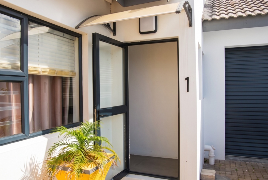 To Let 3 Bedroom Property for Rent in Golden Mile Western Cape